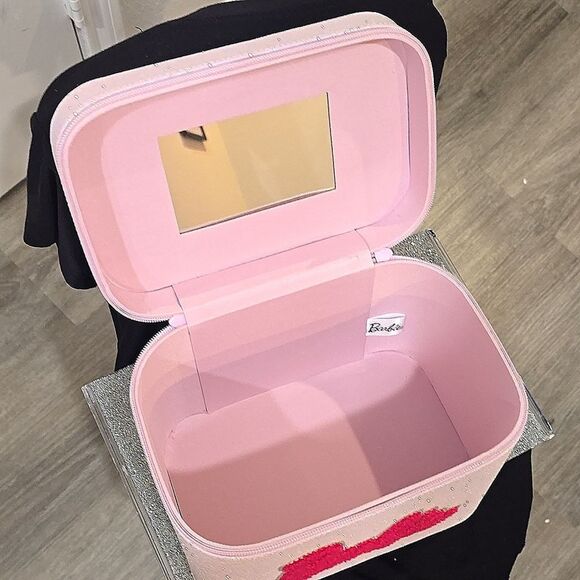 Barbie Pink Glitter Large Vanity Case w/Mirror - Picture 13 of 13
